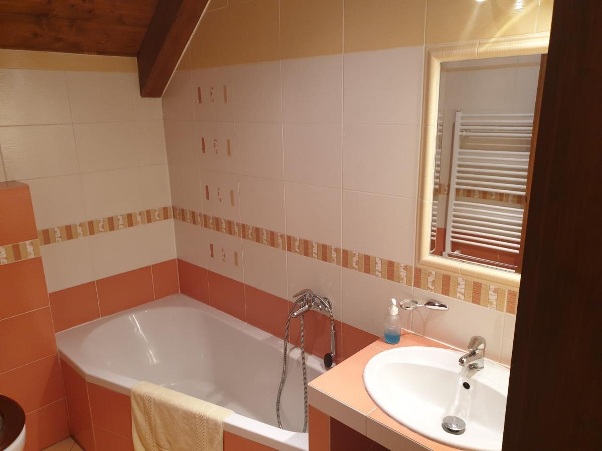 Pod Vinorskym Zamkem Guest house *